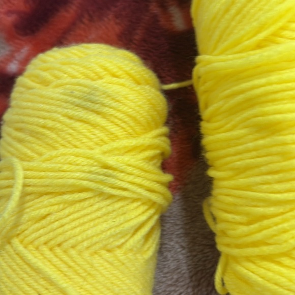 Bartlett Yarns 1 Skein Black 100% wool 2 Ply 210 Yards 4 Oz Made in Maine USA - Picture 6 of 6